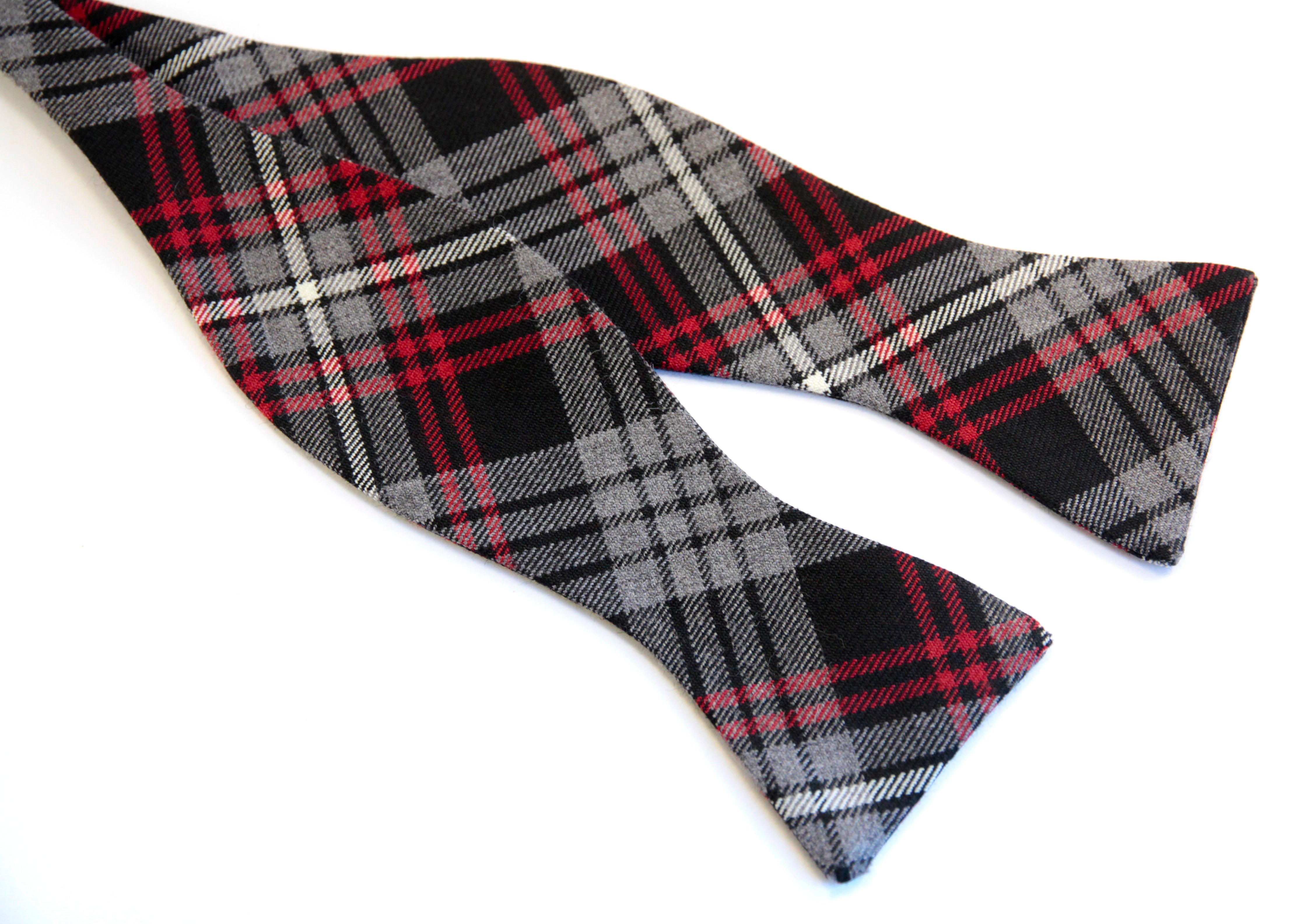 Auld Lang Syne Grey Tartan 'Gentleman' Bow Tie image 0